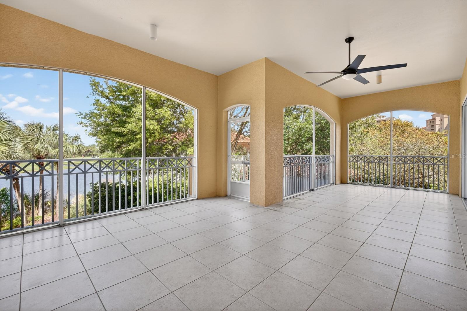 Image 36 of 59 For 40 Casa Bella Circle 1102