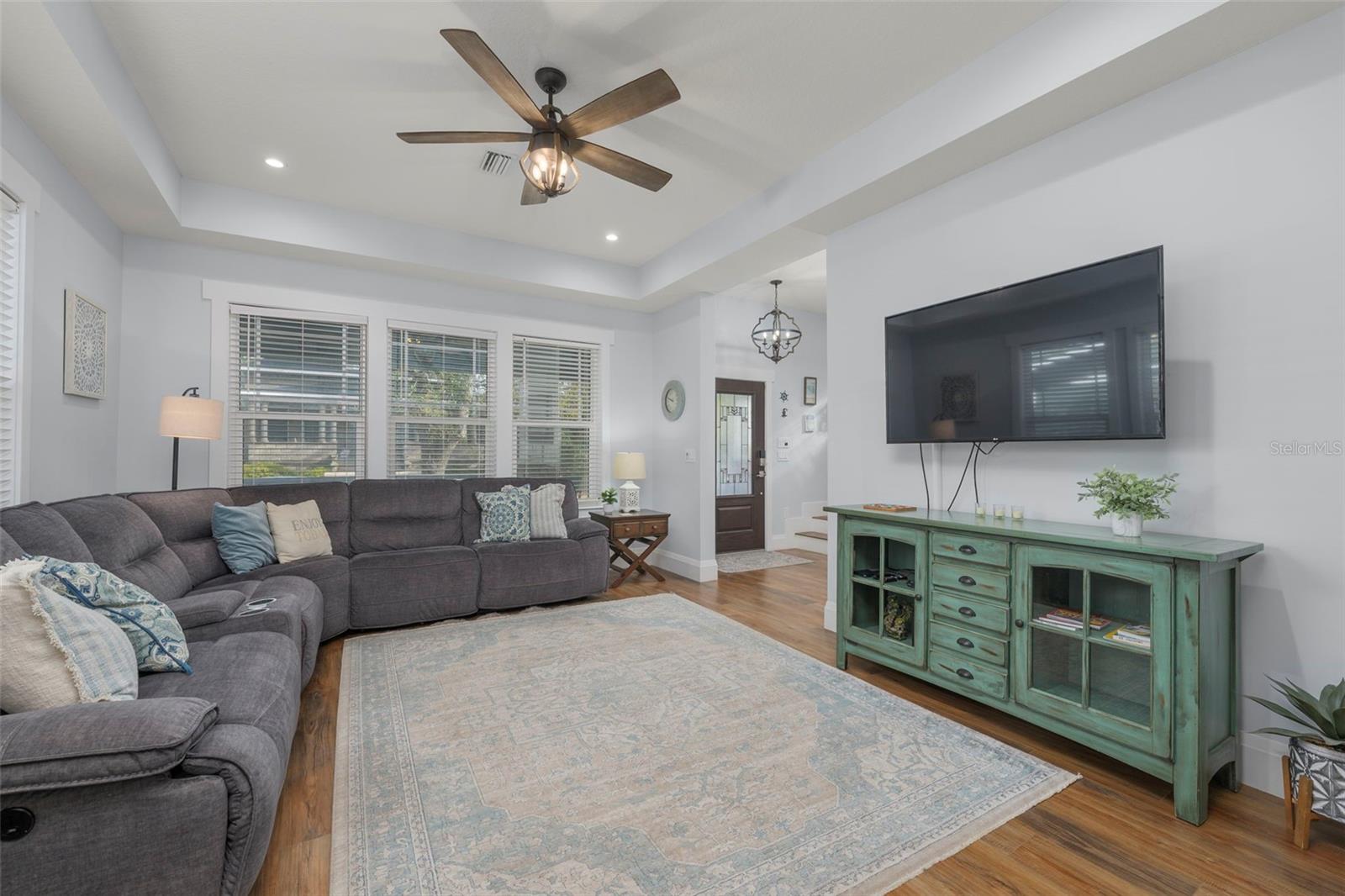 Image 13 of 45 For 23 Cincinnati Avenue