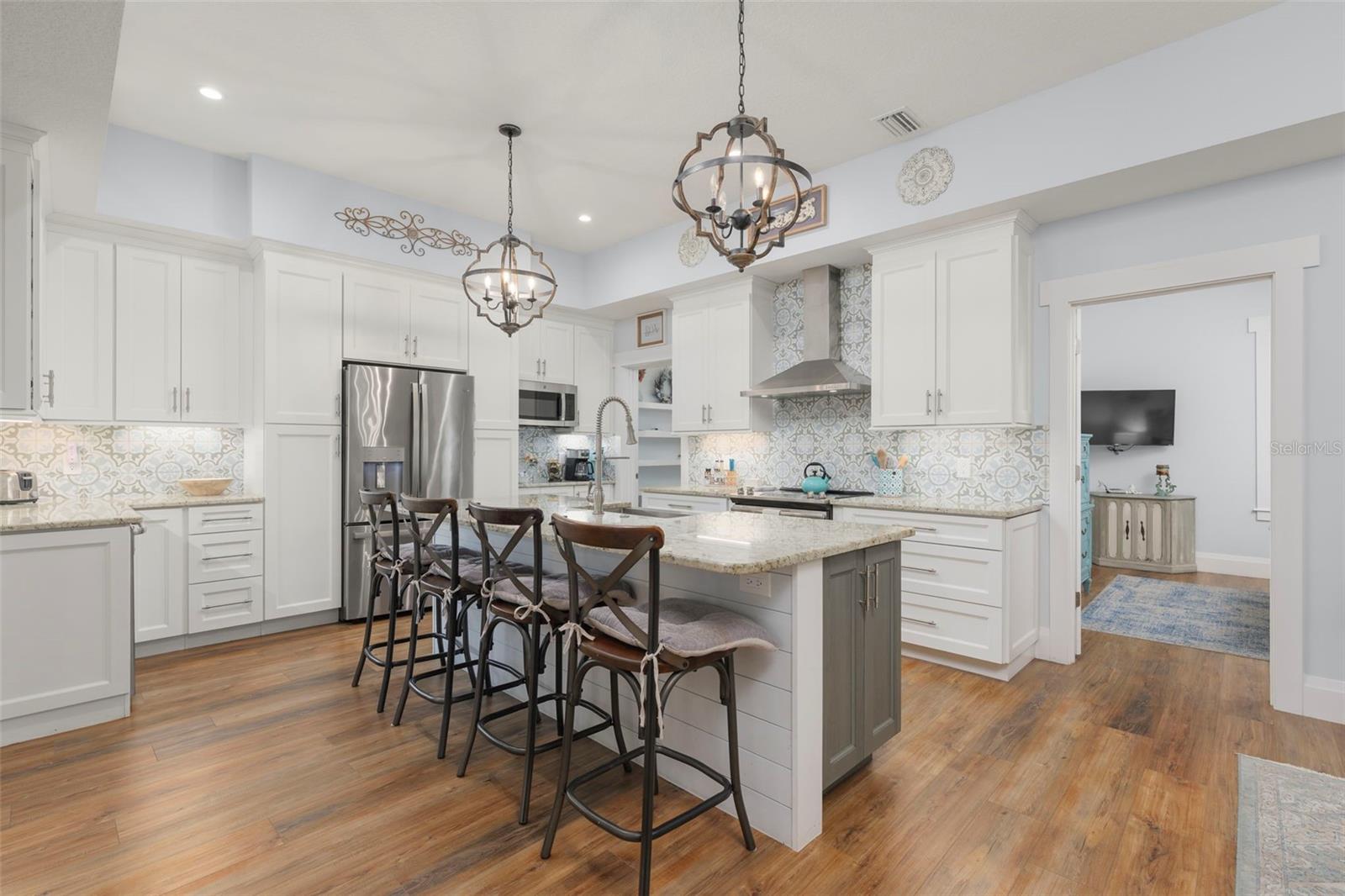 Image 15 of 45 For 23 Cincinnati Avenue