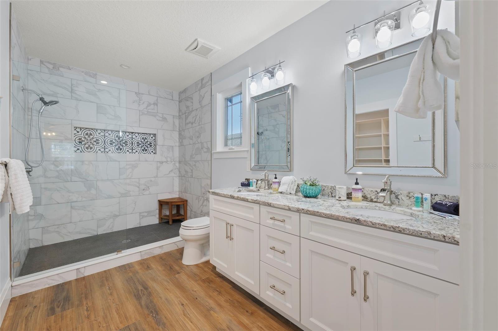 Image 27 of 45 For 23 Cincinnati Avenue