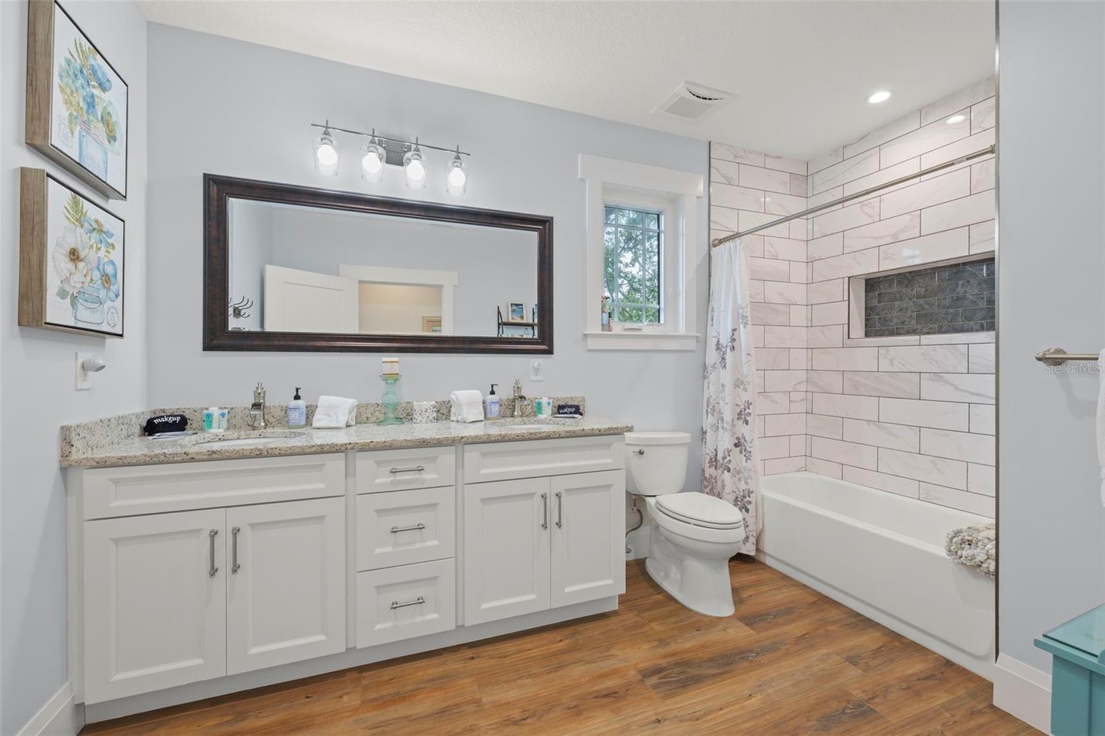 Image 33 of 45 For 23 Cincinnati Avenue