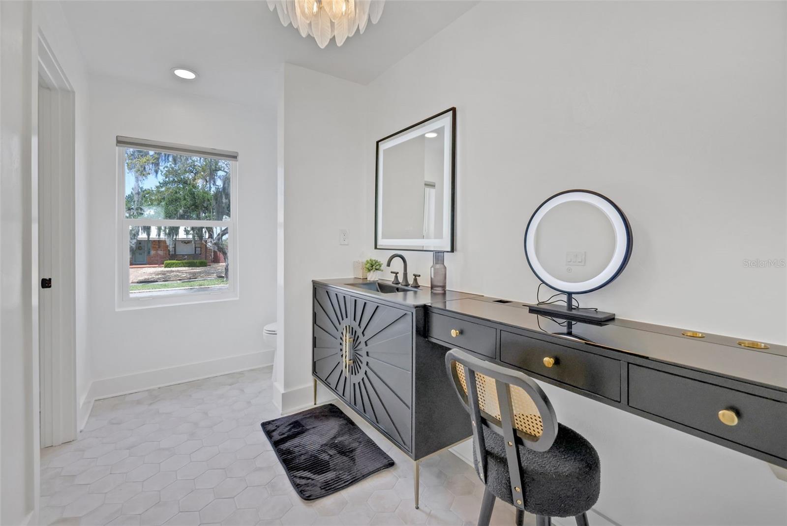 Image 12 of 80 For 39 Park Avenue