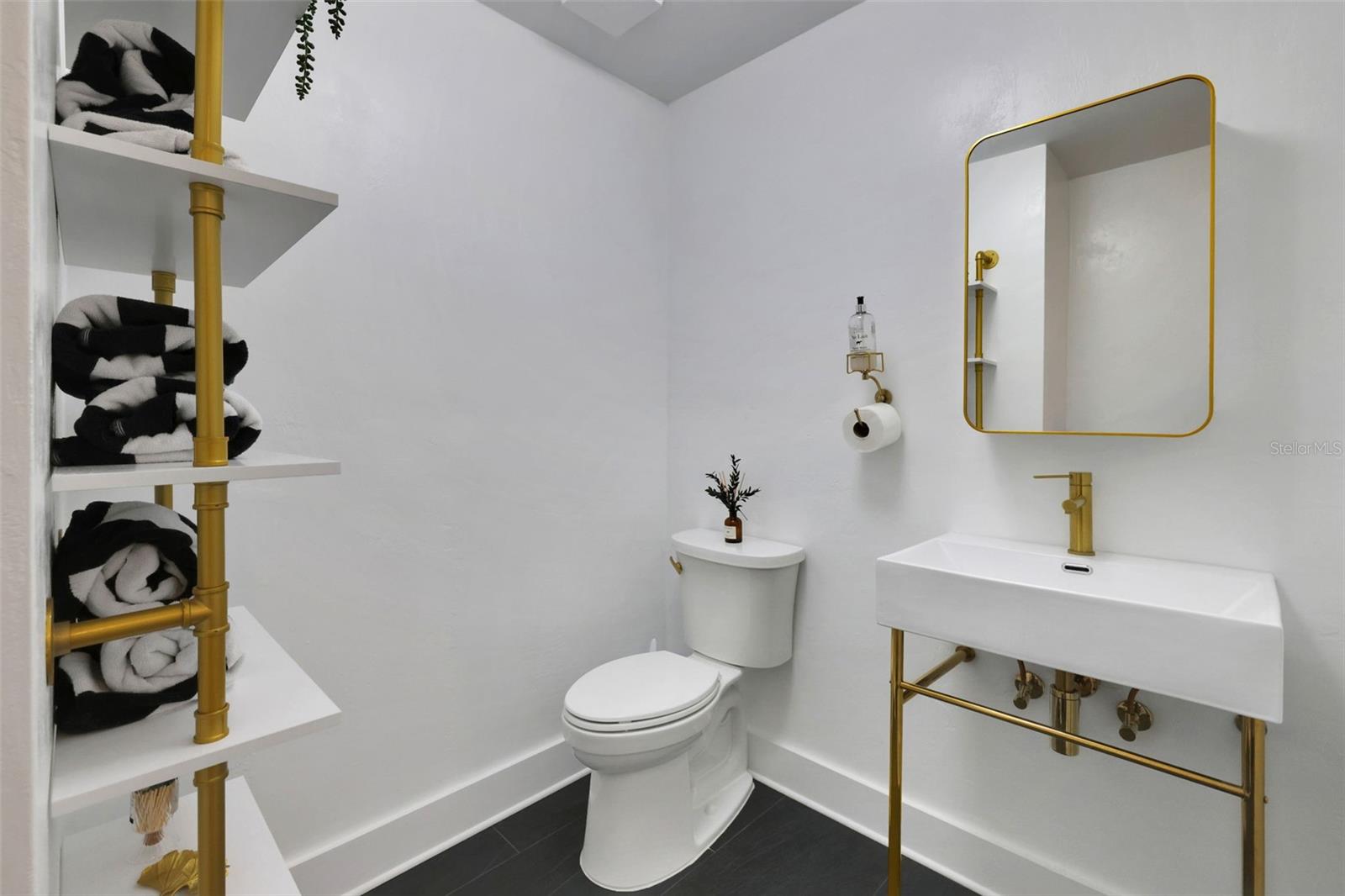 Image 16 of 80 For 39 Park Avenue