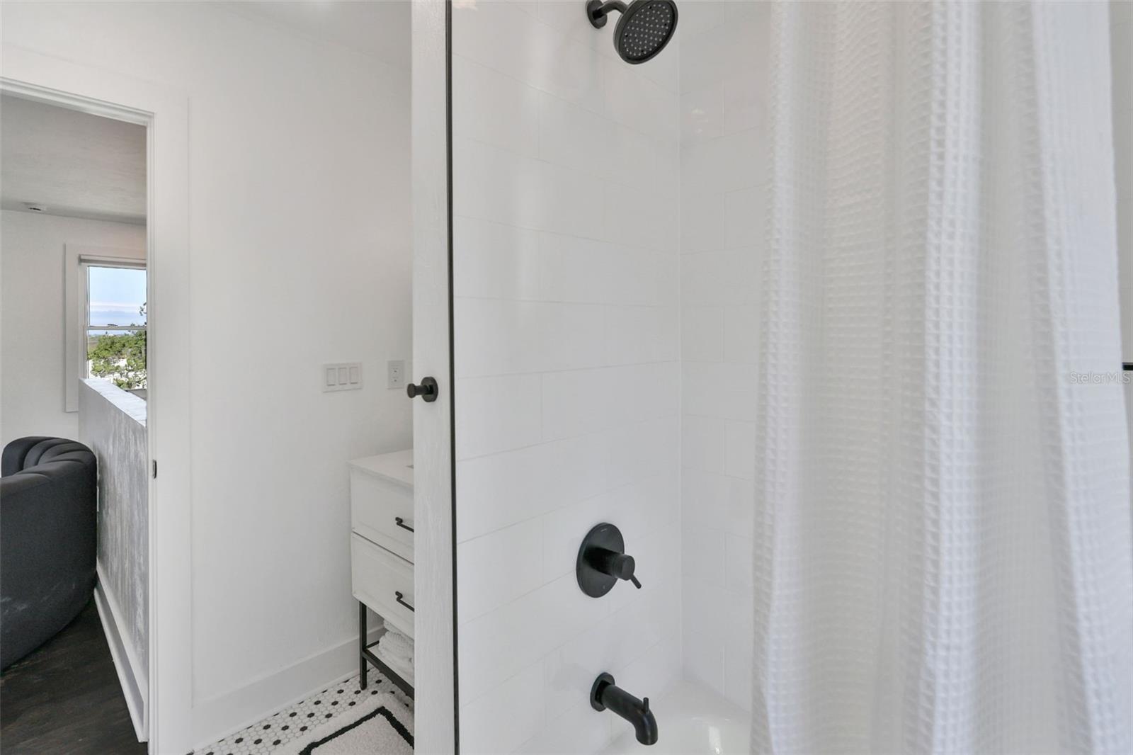 Image 34 of 80 For 39 Park Avenue