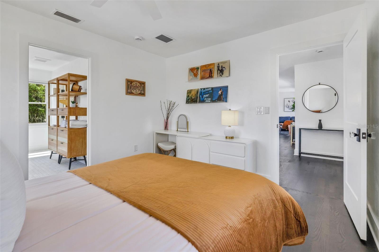 Image 43 of 80 For 39 Park Avenue