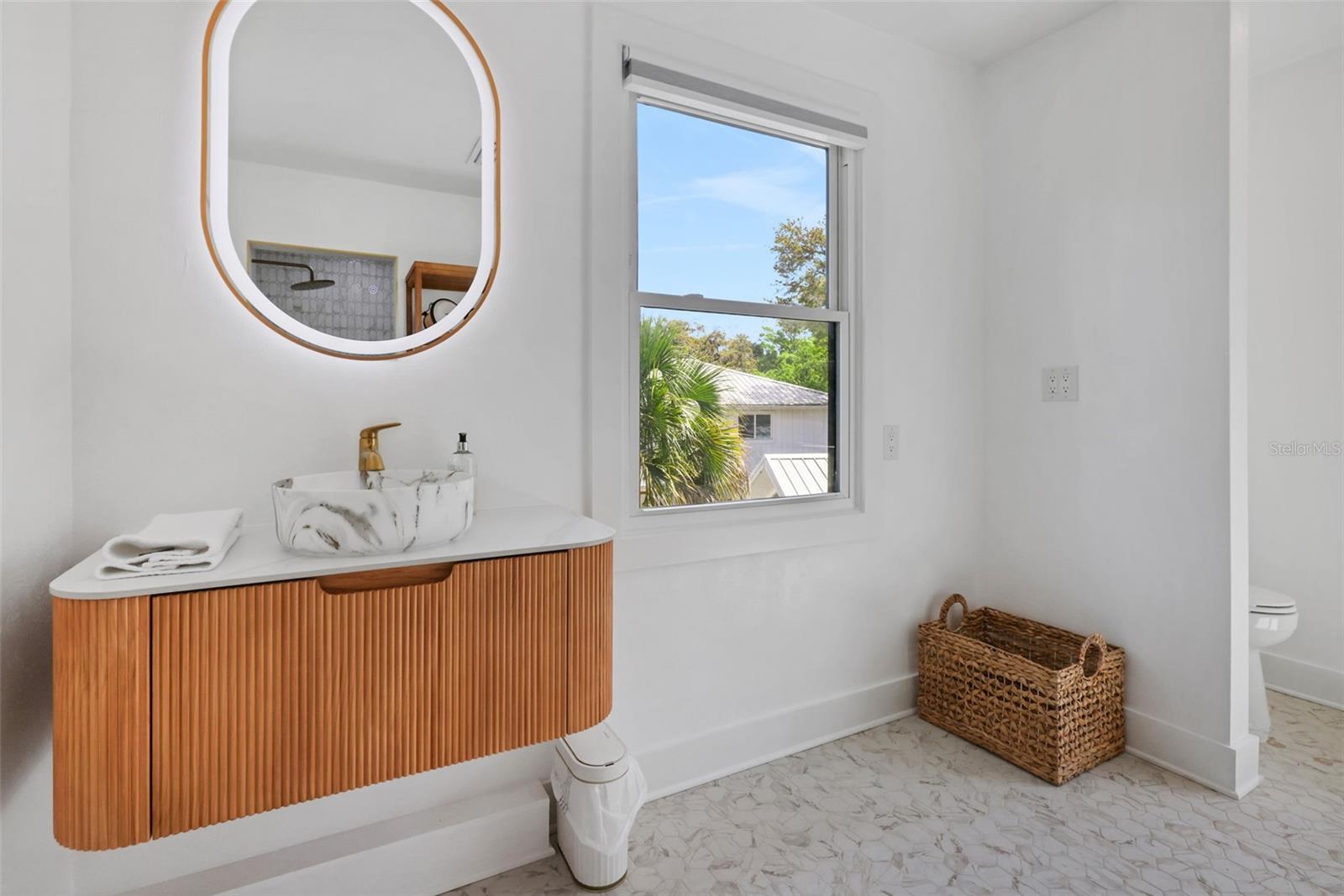 Image 44 of 80 For 39 Park Avenue