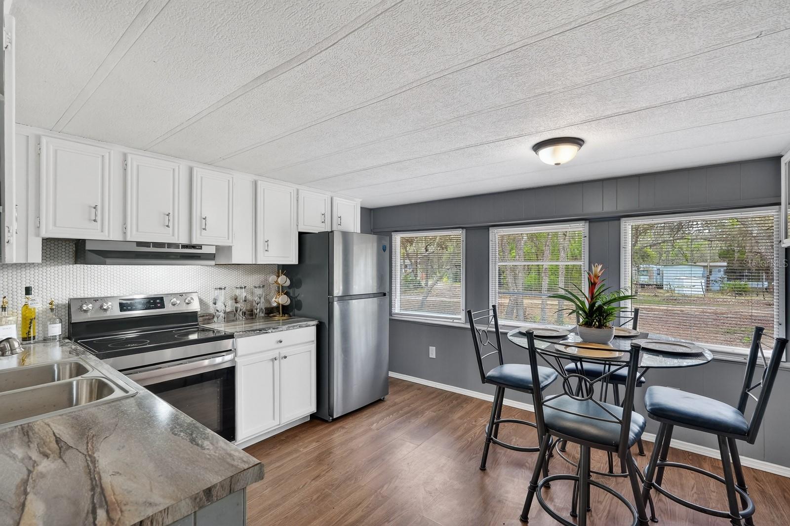 Image 14 of 39 For 112 Palmer Drive