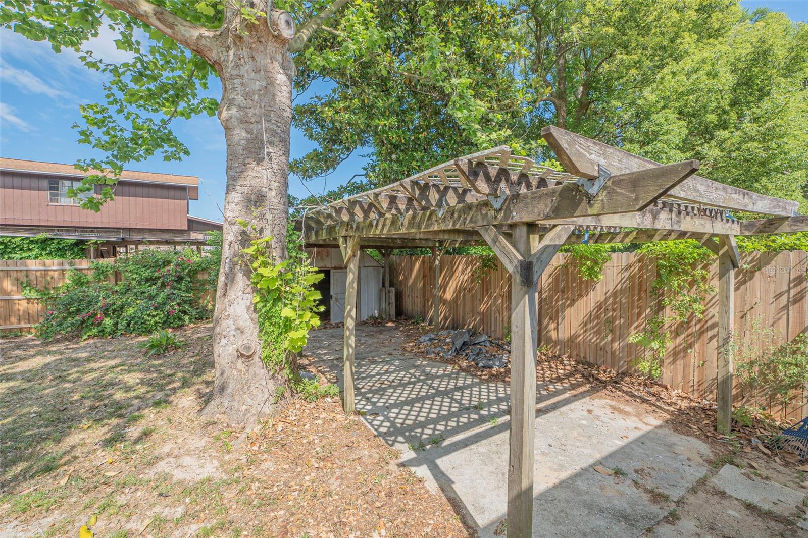 Image 28 of 38 For 747 Derbyshire Road