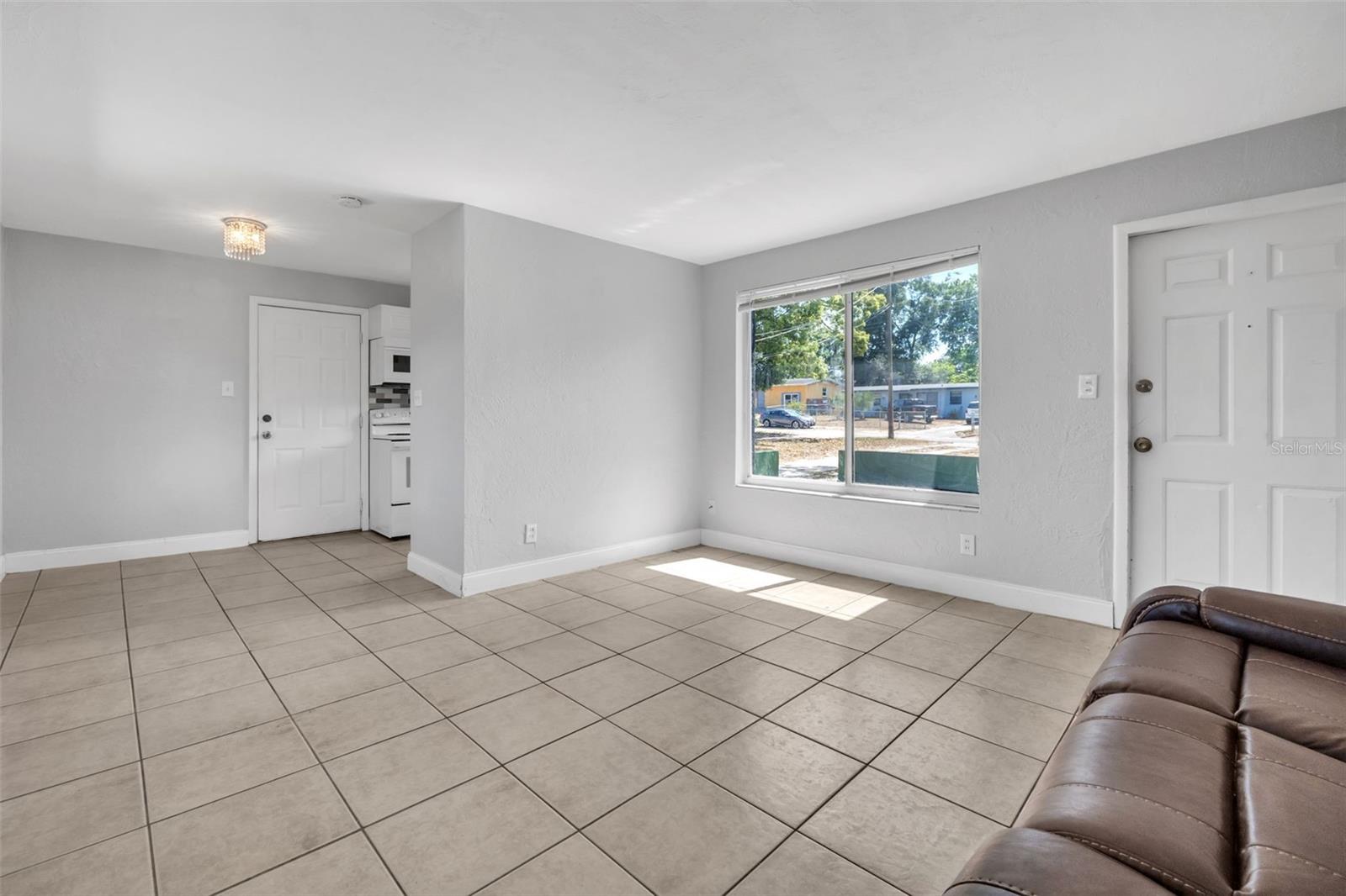 Image 4 of 38 For 747 Derbyshire Road