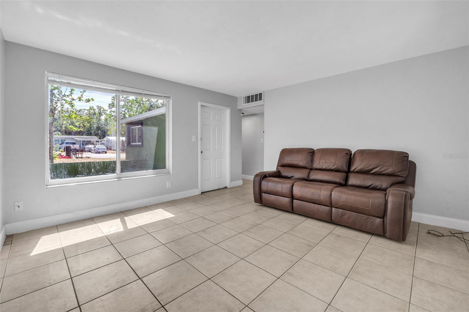 Image 5 of 38 For 747 Derbyshire Road