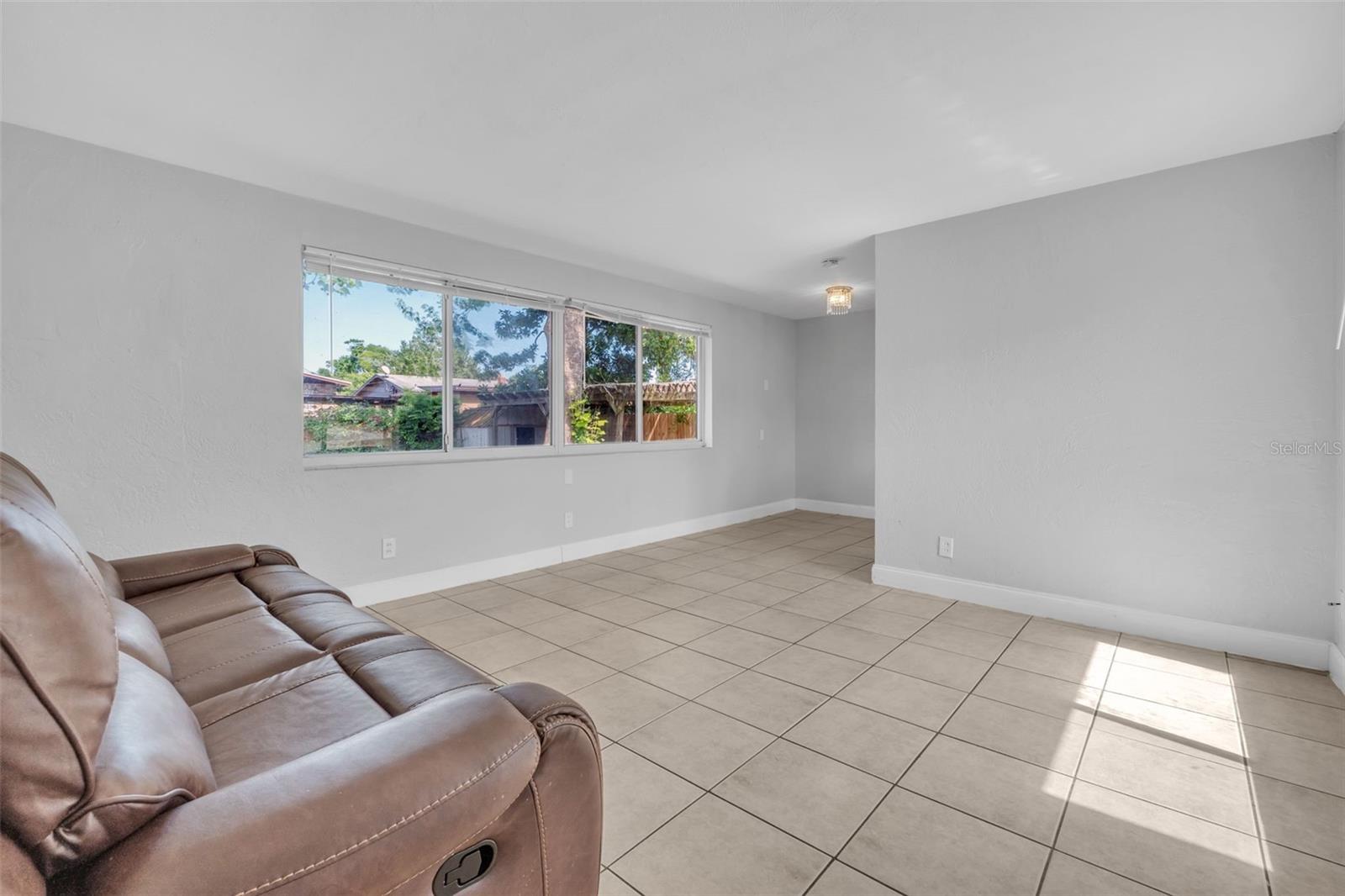 Image 7 of 38 For 747 Derbyshire Road