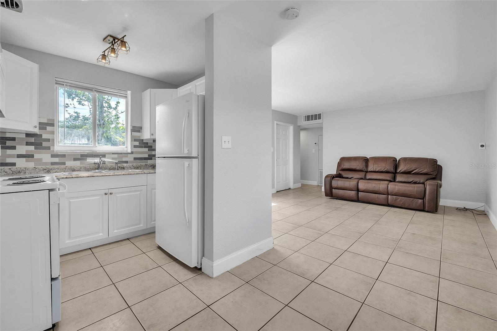 Image 8 of 38 For 747 Derbyshire Road