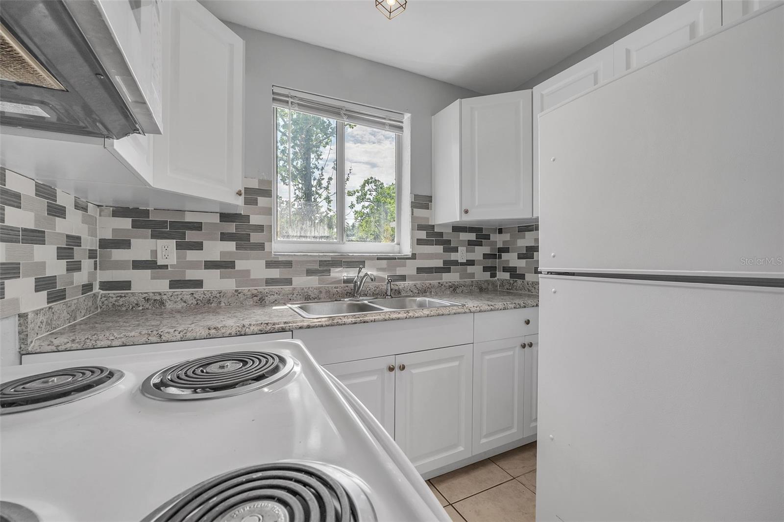 Image 9 of 38 For 747 Derbyshire Road