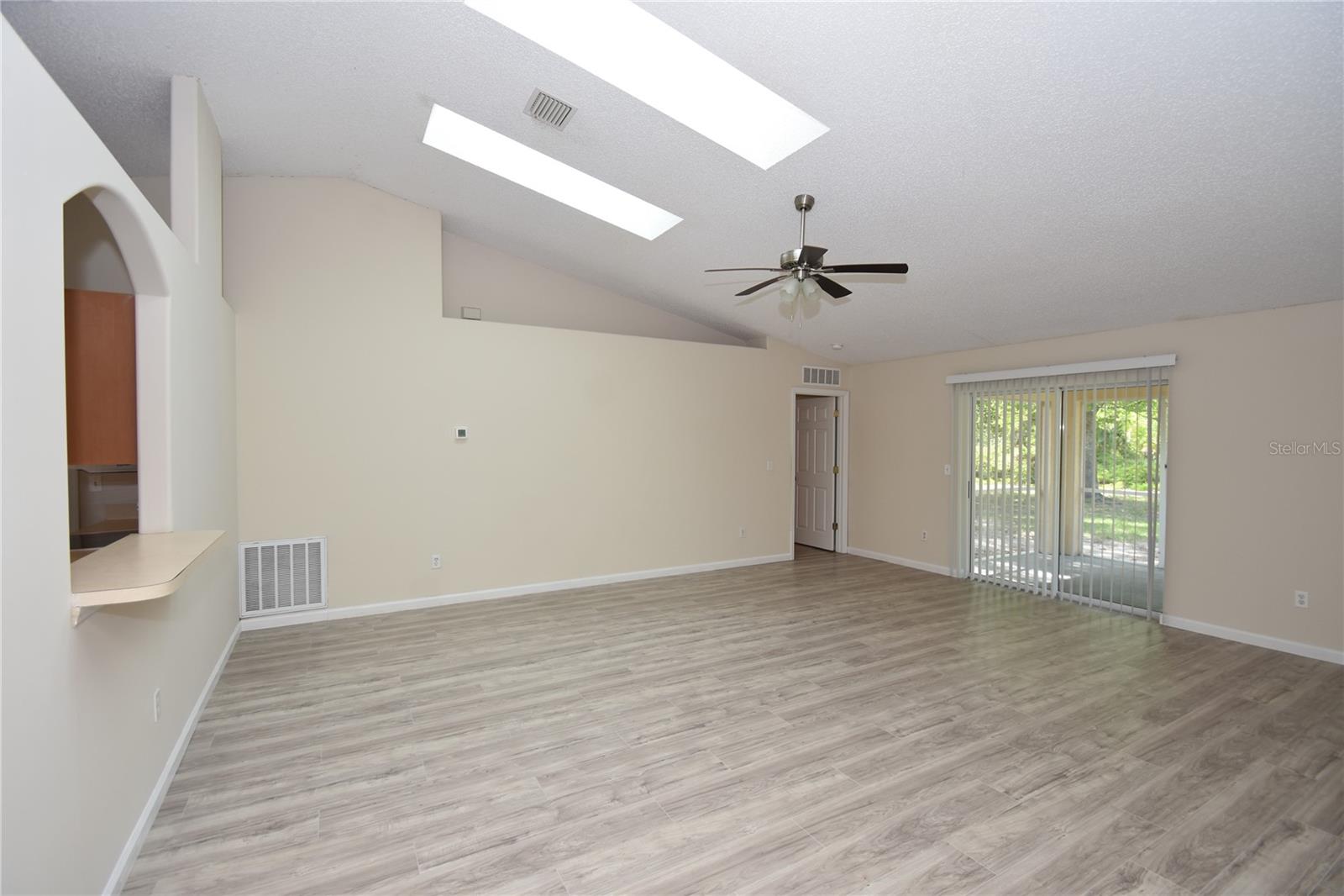 Image 11 of 40 For 15 White Deer Lane