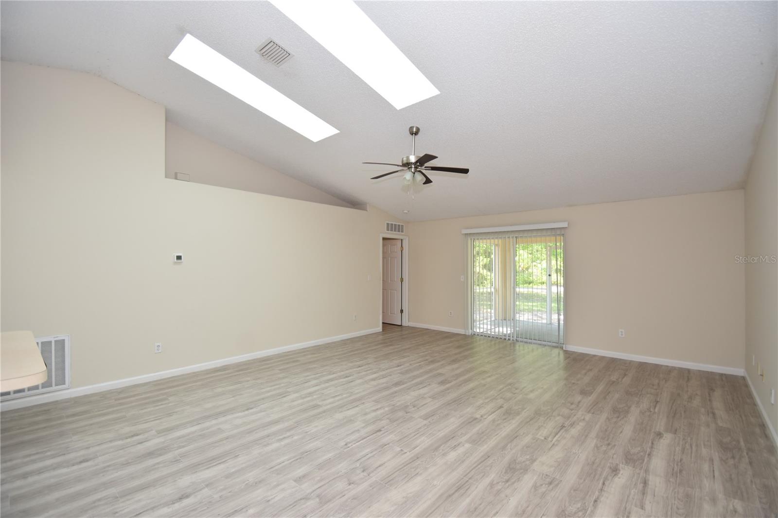 Image 12 of 40 For 15 White Deer Lane