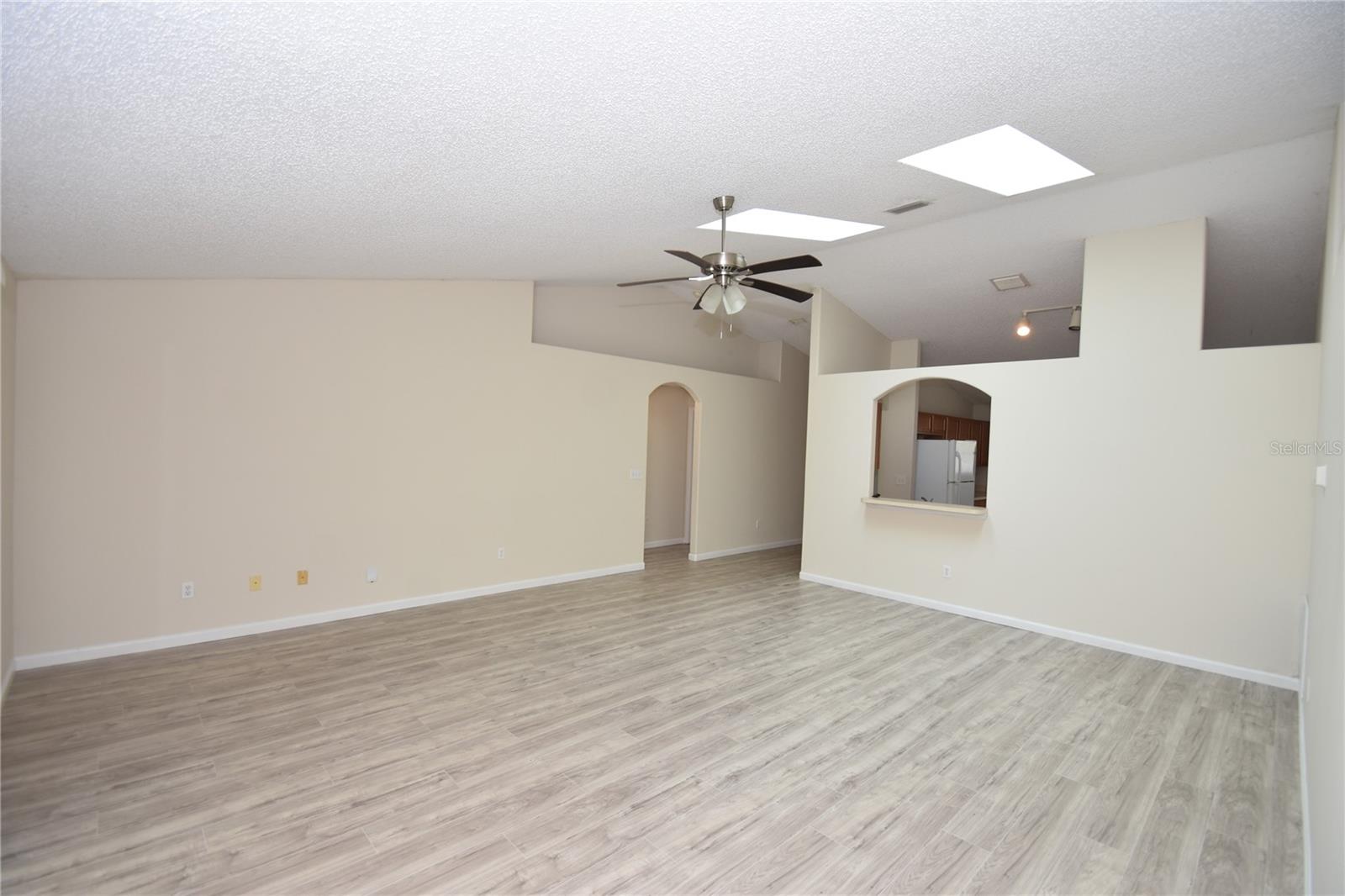 Image 18 of 40 For 15 White Deer Lane