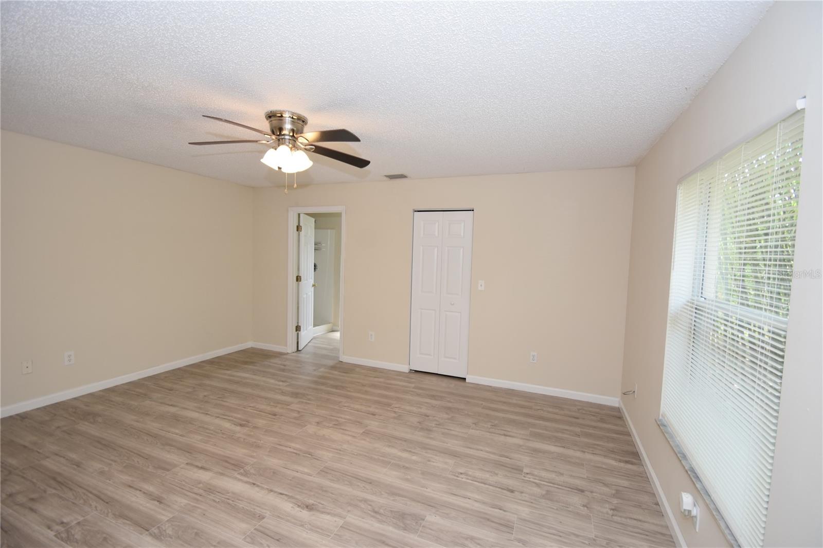 Image 20 of 40 For 15 White Deer Lane