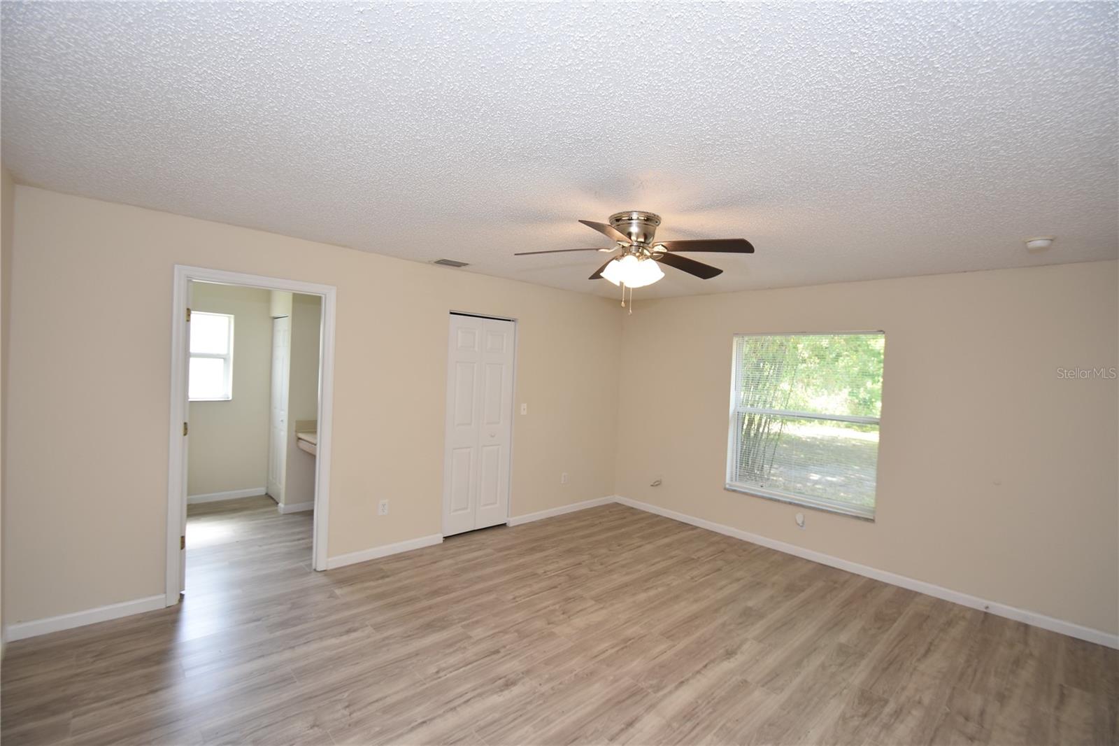 Image 21 of 40 For 15 White Deer Lane