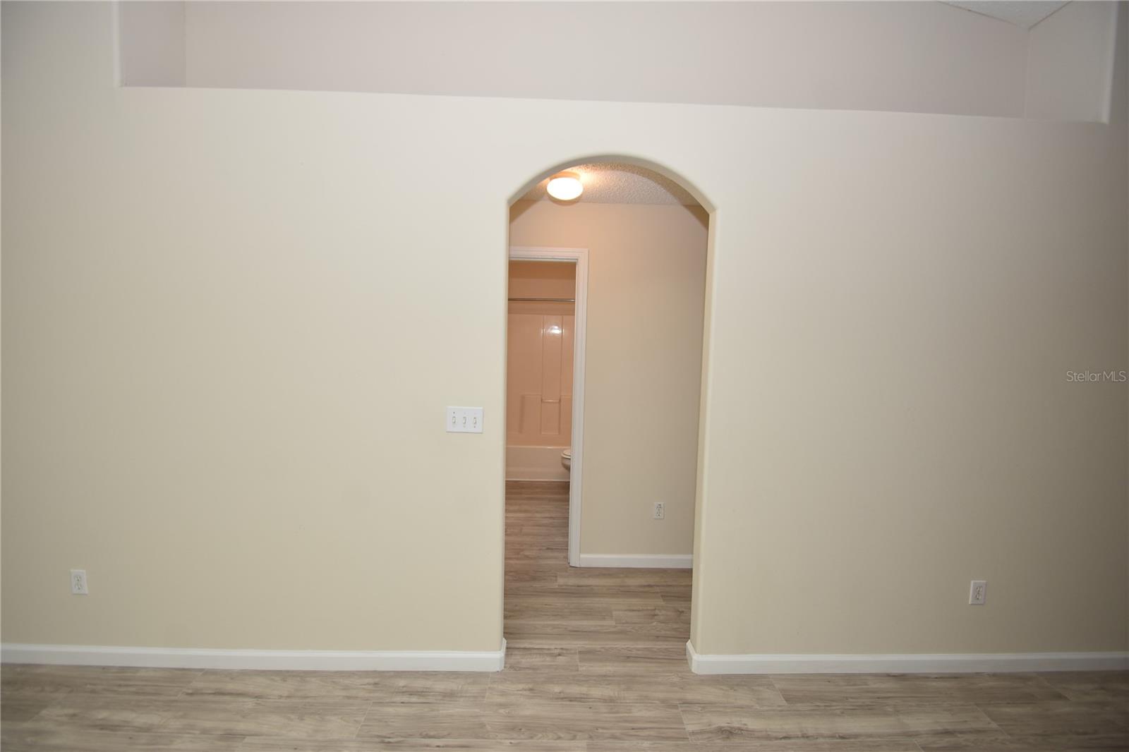 Image 27 of 40 For 15 White Deer Lane