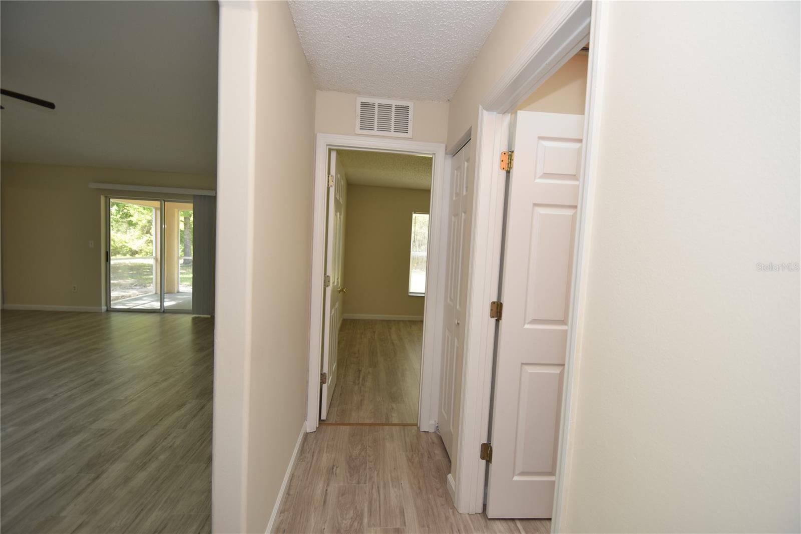 Image 28 of 40 For 15 White Deer Lane