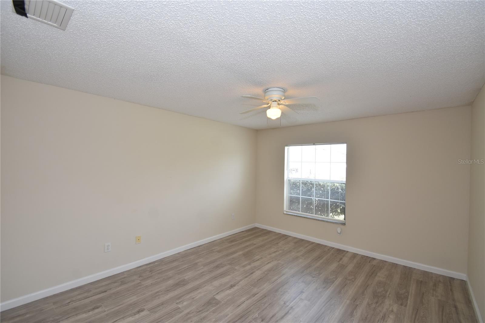 Image 33 of 40 For 15 White Deer Lane