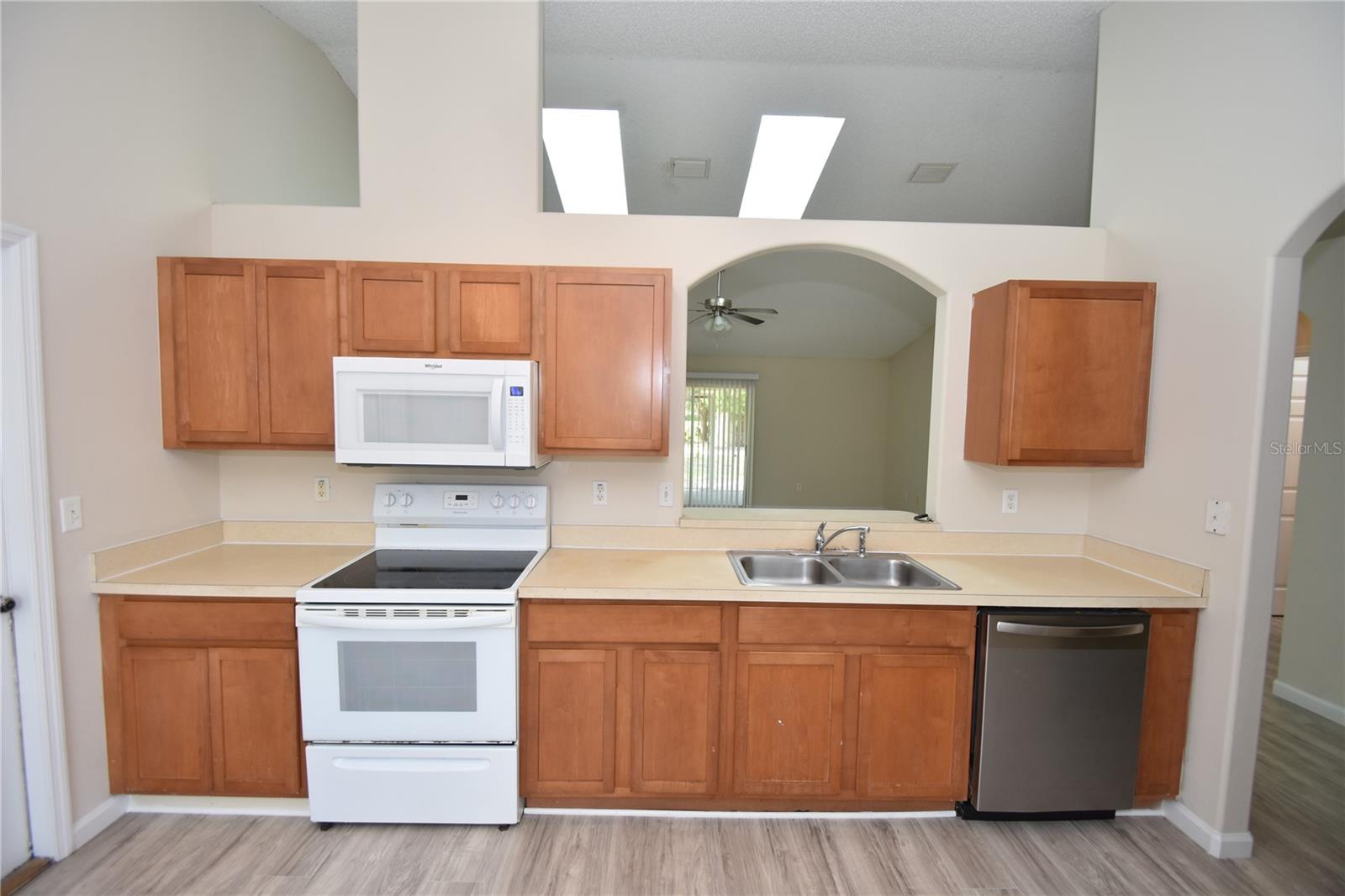 Image 5 of 40 For 15 White Deer Lane