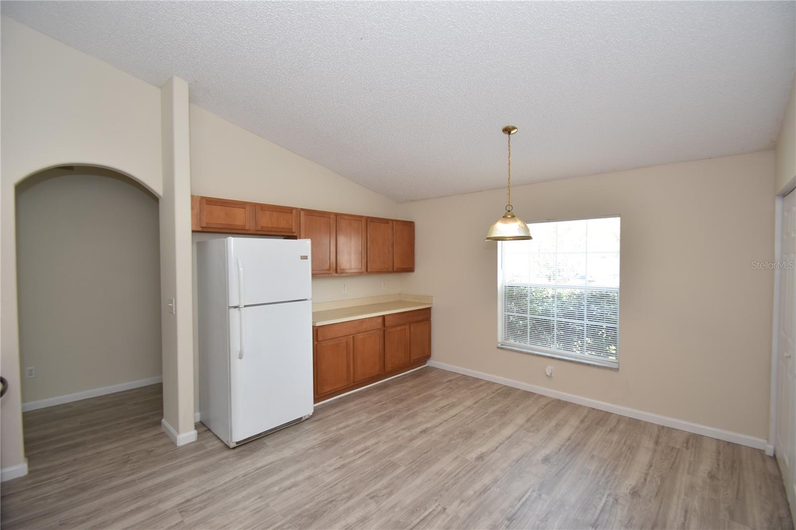 Image 8 of 40 For 15 White Deer Lane