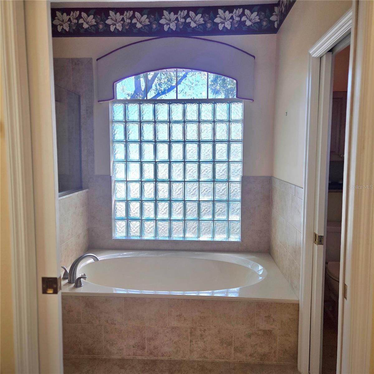 Image 15 of 39 For 16 Lagare Street