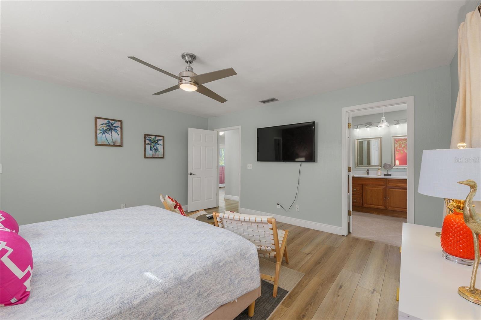 Image 16 of 50 For 287 Boulevard Des Pins