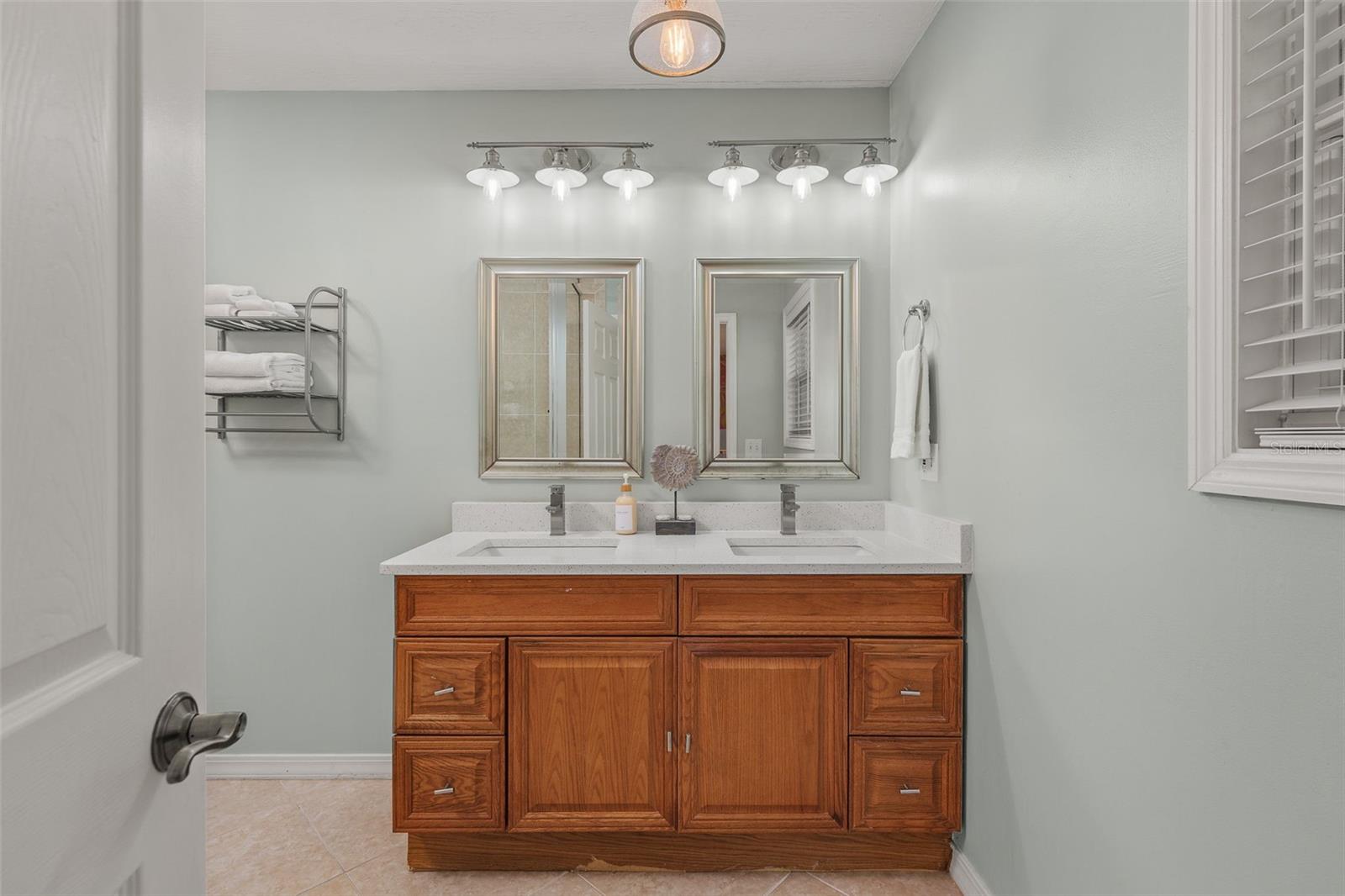 Image 17 of 50 For 287 Boulevard Des Pins