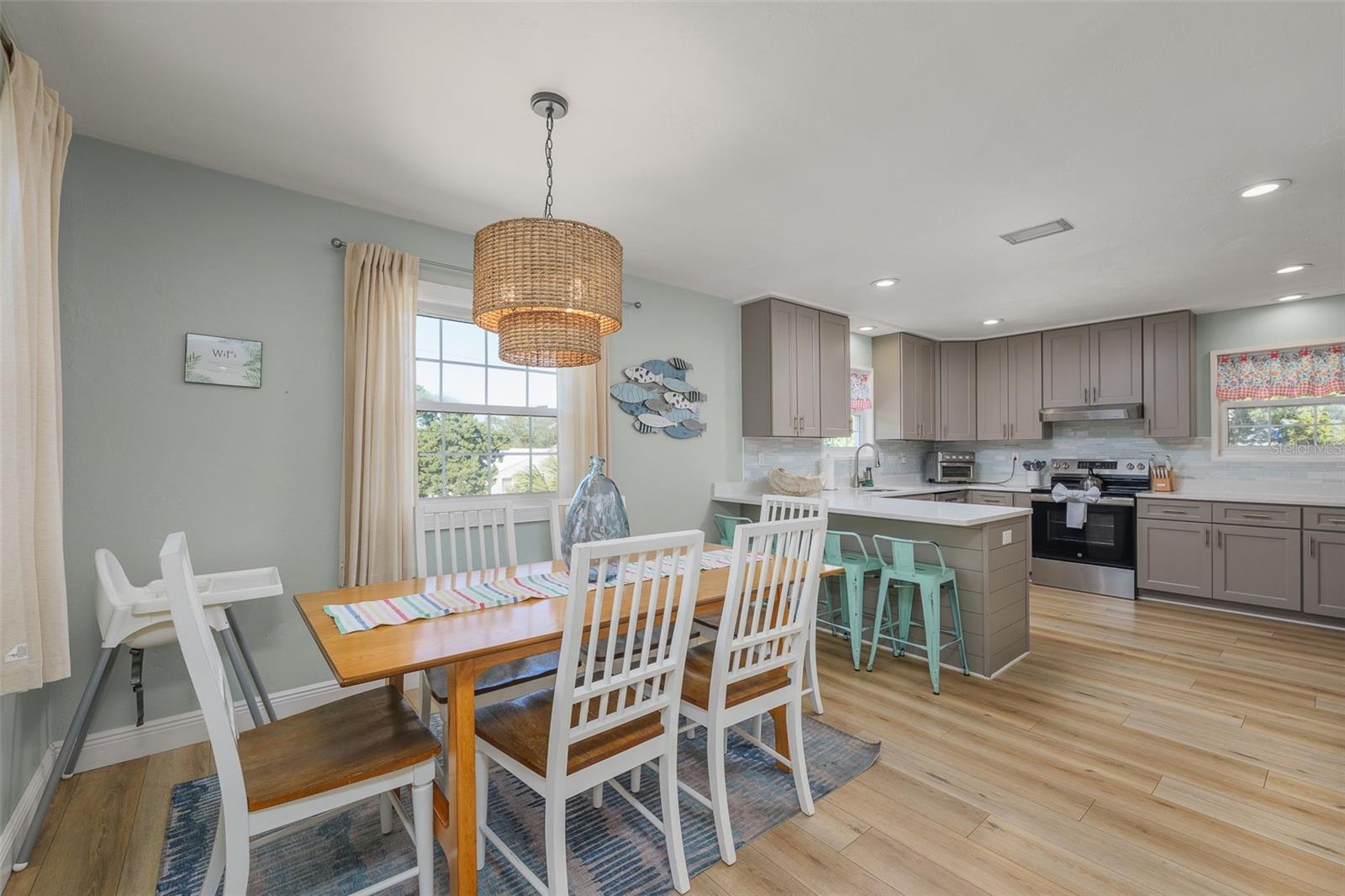 Image 6 of 50 For 287 Boulevard Des Pins