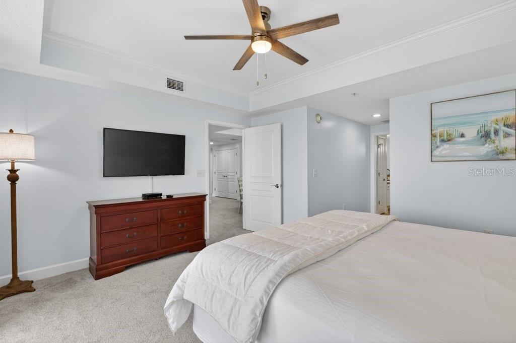 Image 29 of 70 For 200 Ocean Crest Drive 517