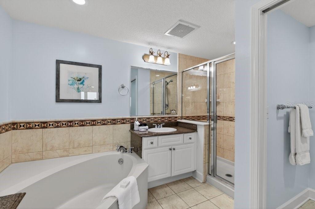 Image 33 of 70 For 200 Ocean Crest Drive 517