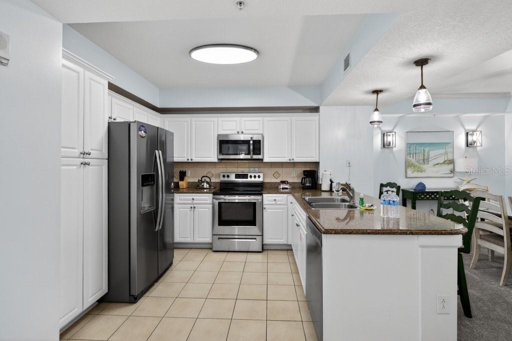 Image 7 of 70 For 200 Ocean Crest Drive 517