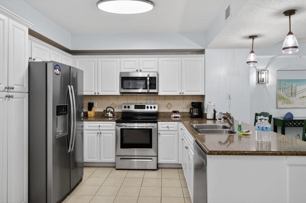 Image 8 of 70 For 200 Ocean Crest Drive 517