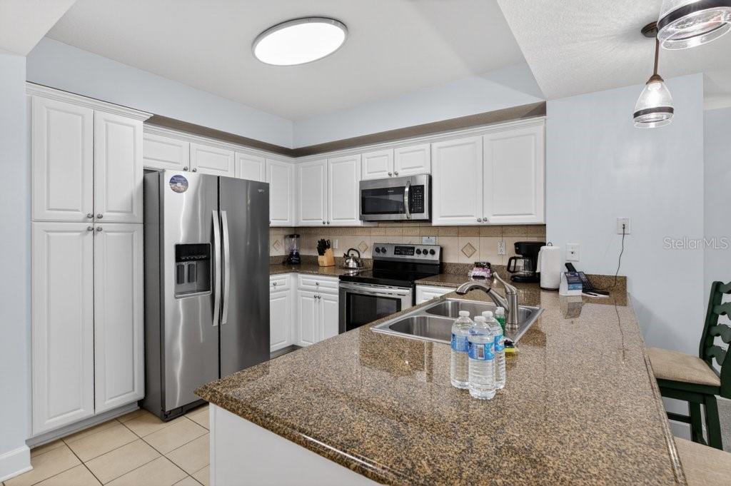 Image 9 of 70 For 200 Ocean Crest Drive 517