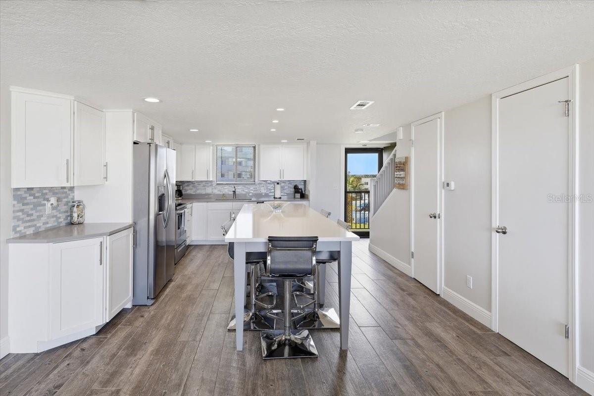 Image 21 of 58 For 3500 Ocean Shore Boulevard 204