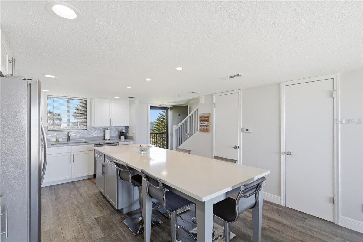 Image 24 of 58 For 3500 Ocean Shore Boulevard 204