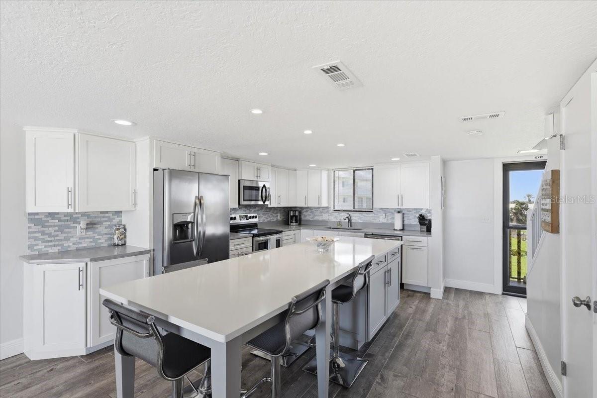 Image 28 of 58 For 3500 Ocean Shore Boulevard 204