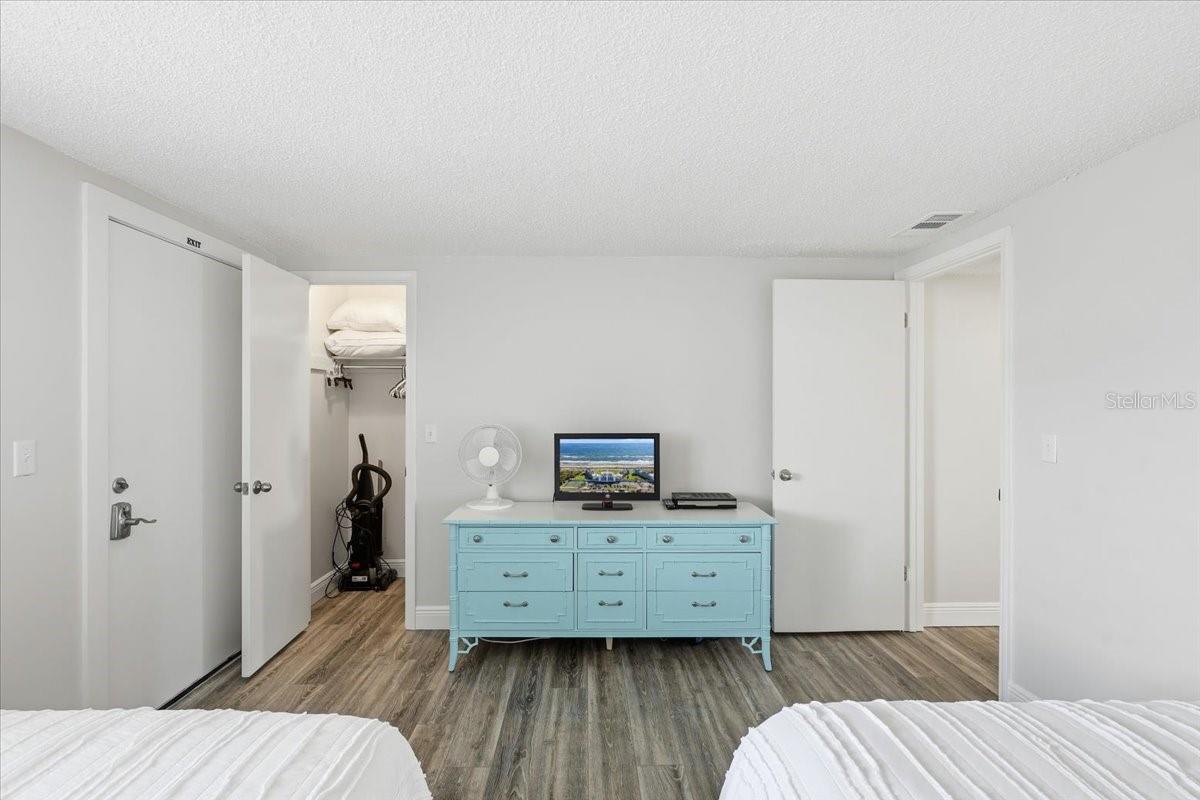 Image 40 of 58 For 3500 Ocean Shore Boulevard 204