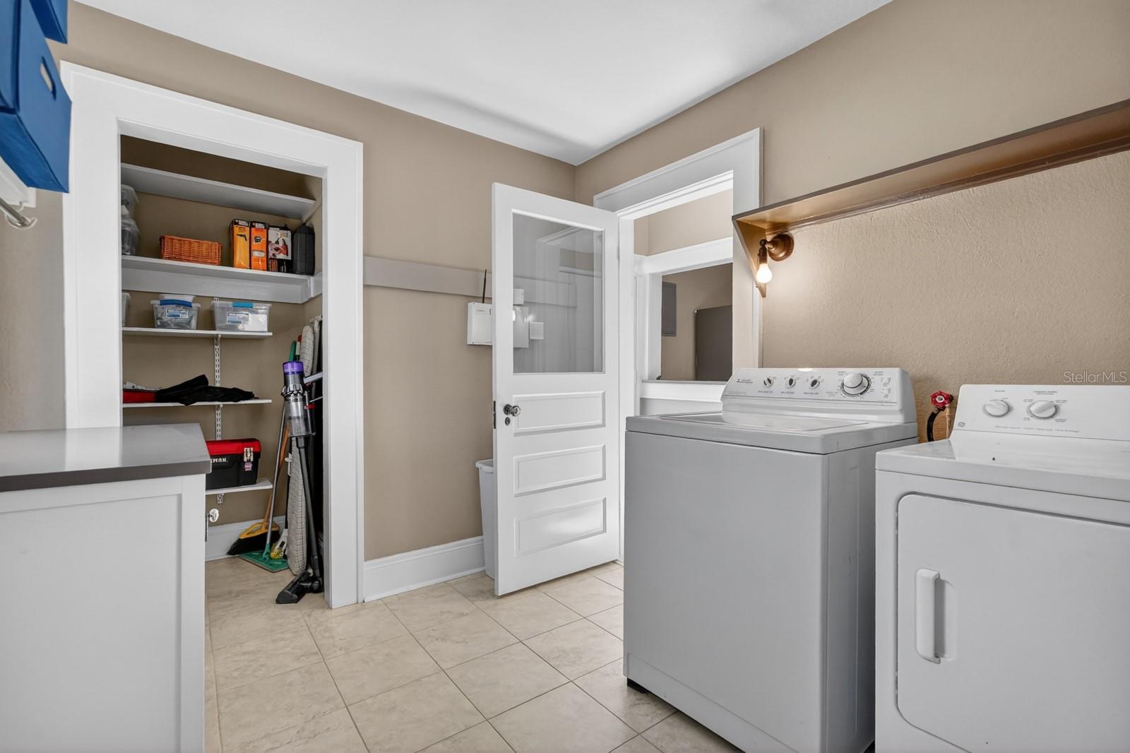 Image 32 of 92 For 1225 Gamble Place