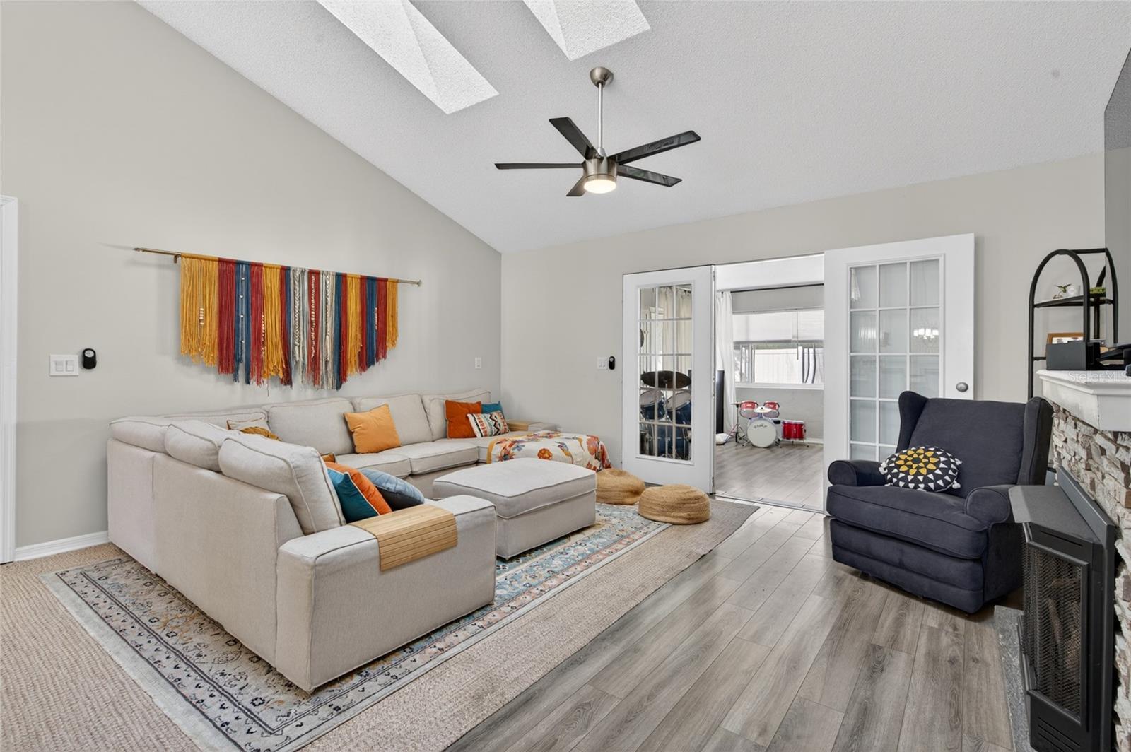 Image 13 of 31 For 5 Farr Place