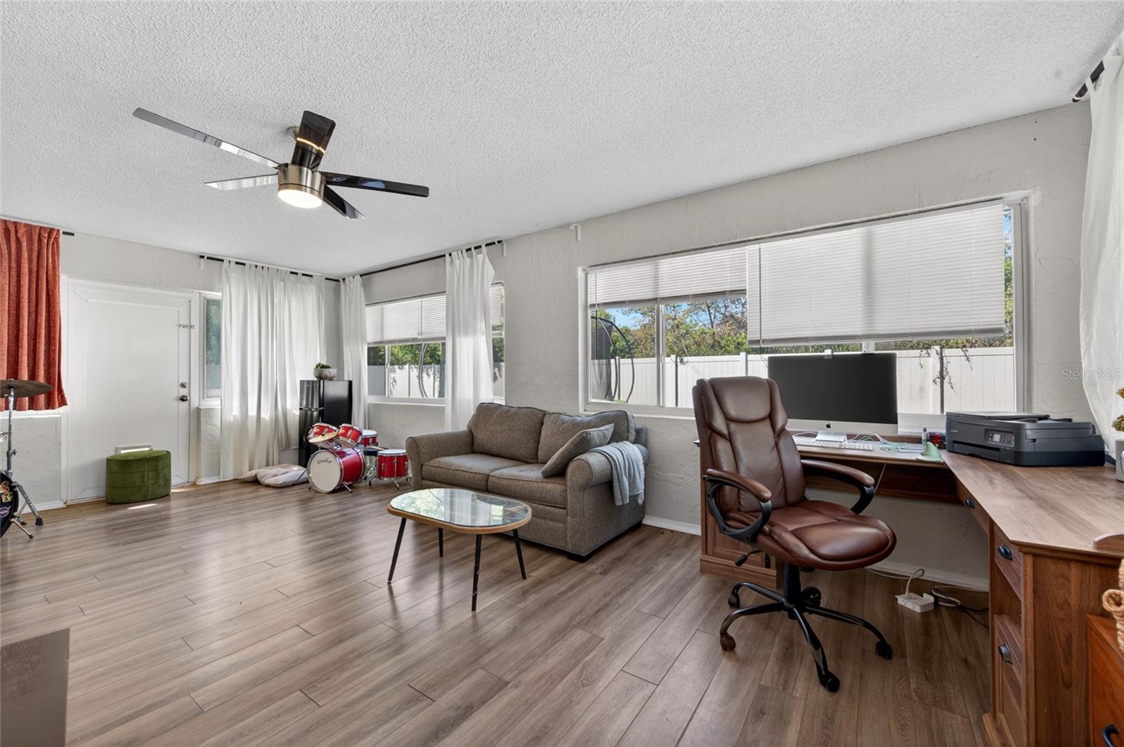 Image 22 of 31 For 5 Farr Place