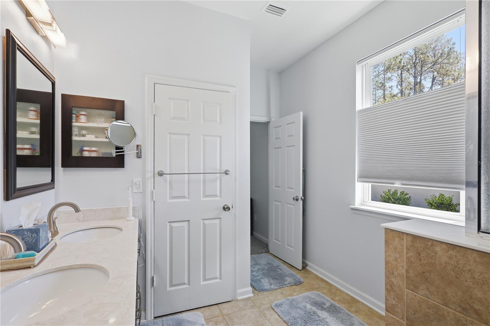 Image 17 of 47 For 124 Hummingbird Place