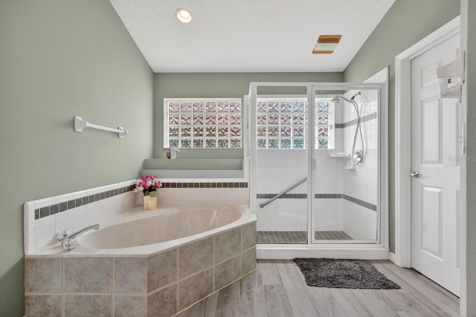 Image 35 of 63 For 1444 Sunningdale Lane