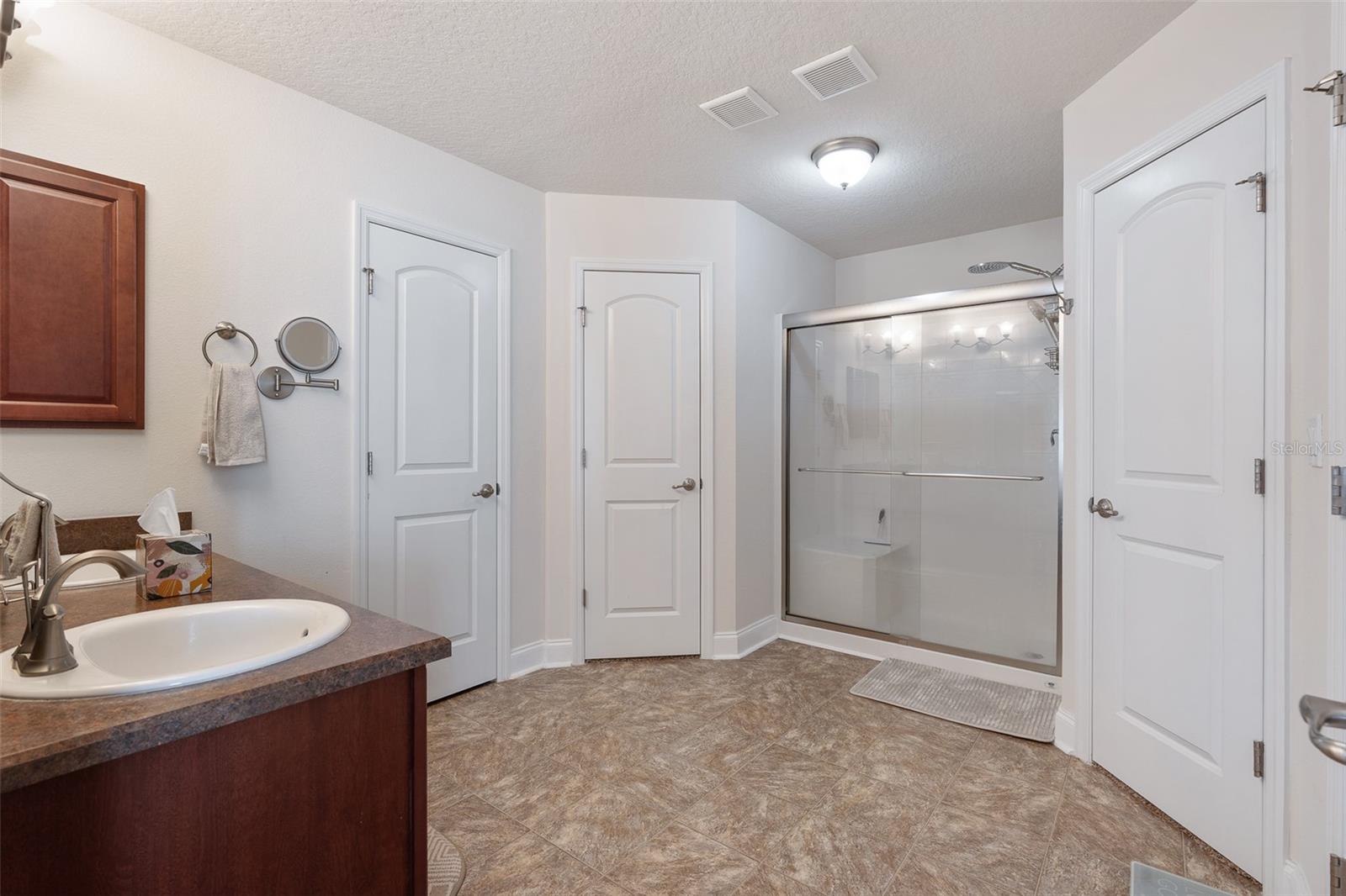 Image 33 of 63 For 19 Freemont Turn