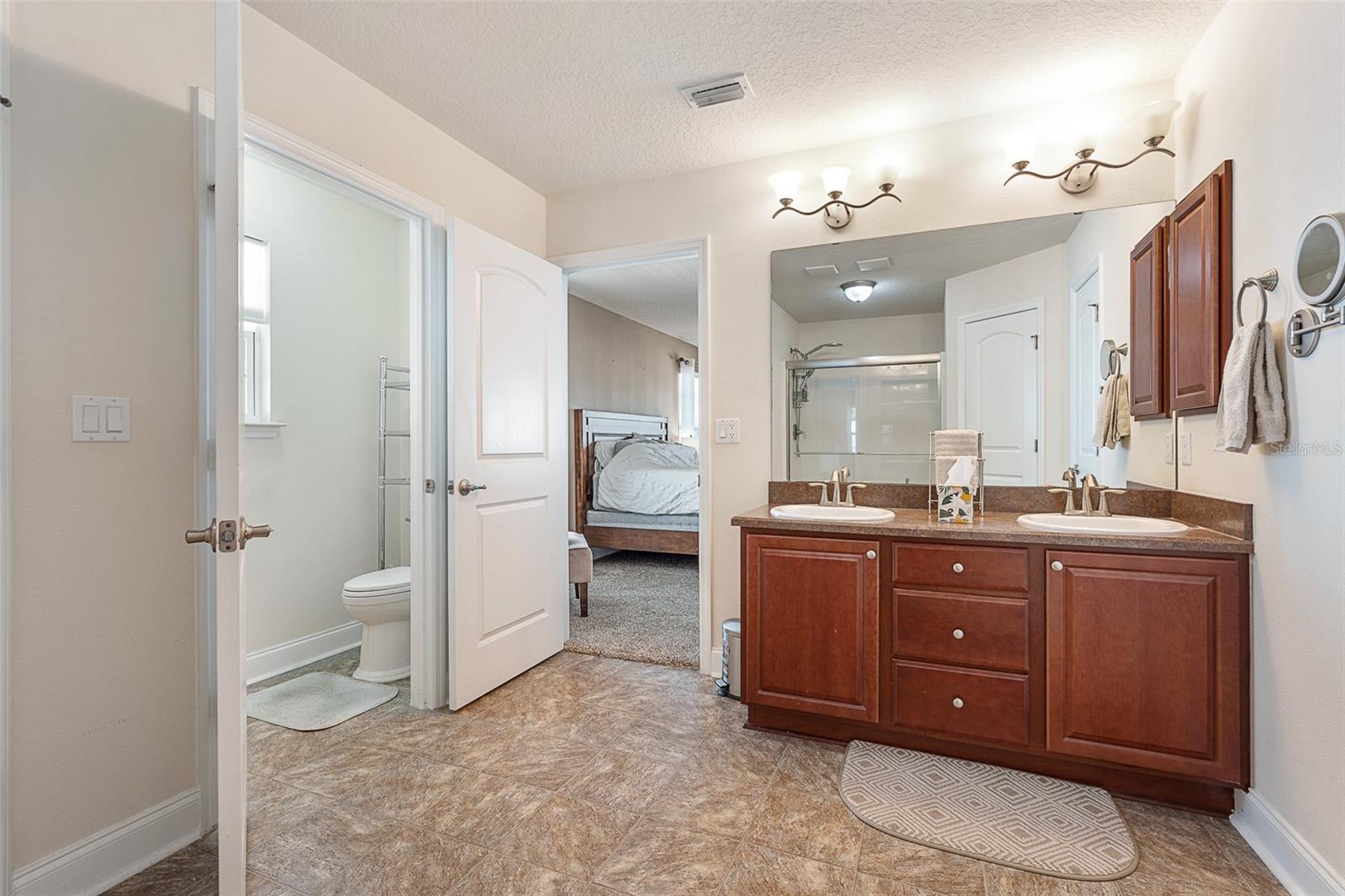 Image 34 of 63 For 19 Freemont Turn