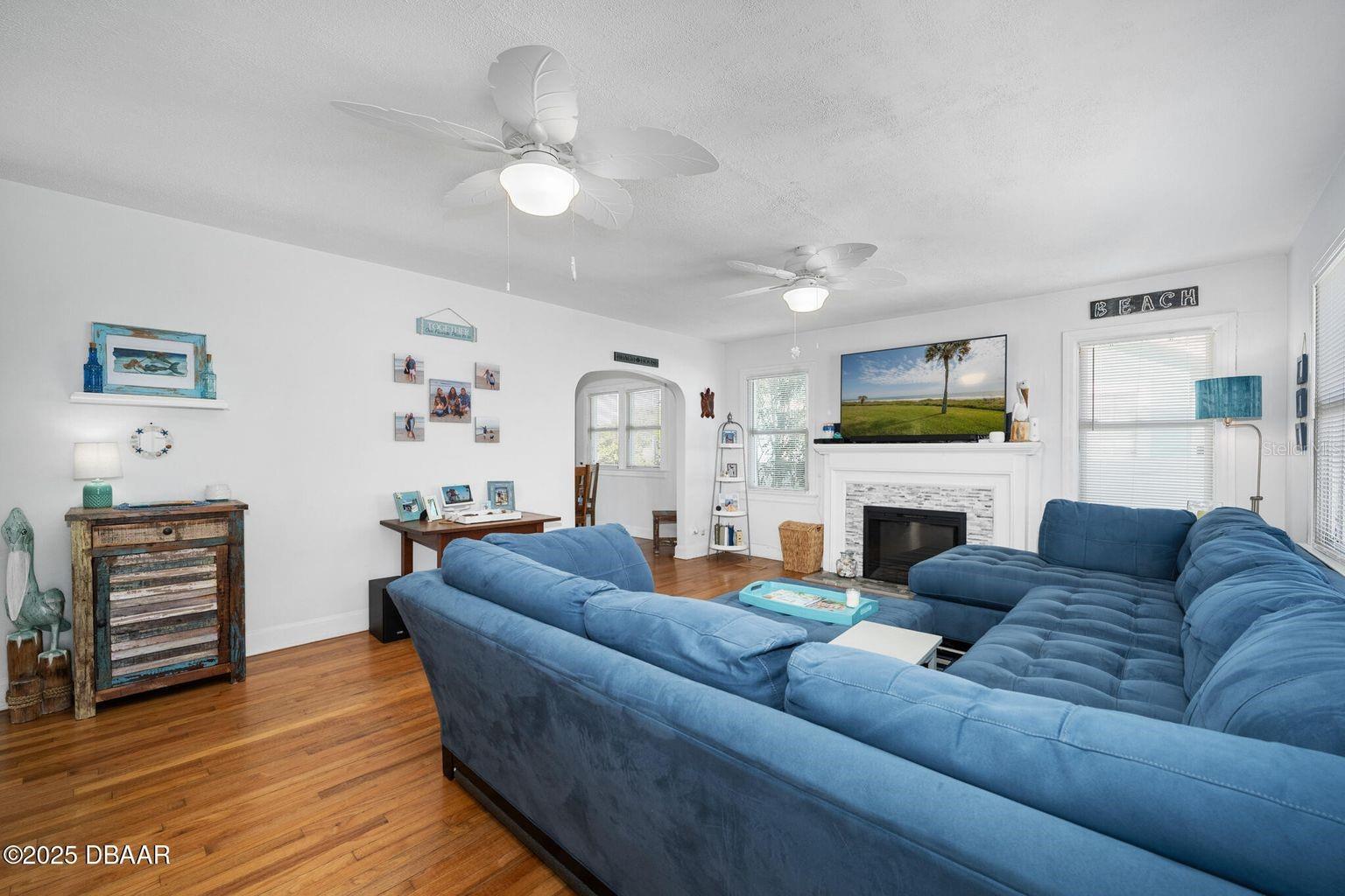 Image 13 of 71 For 448 Nautilus Avenue