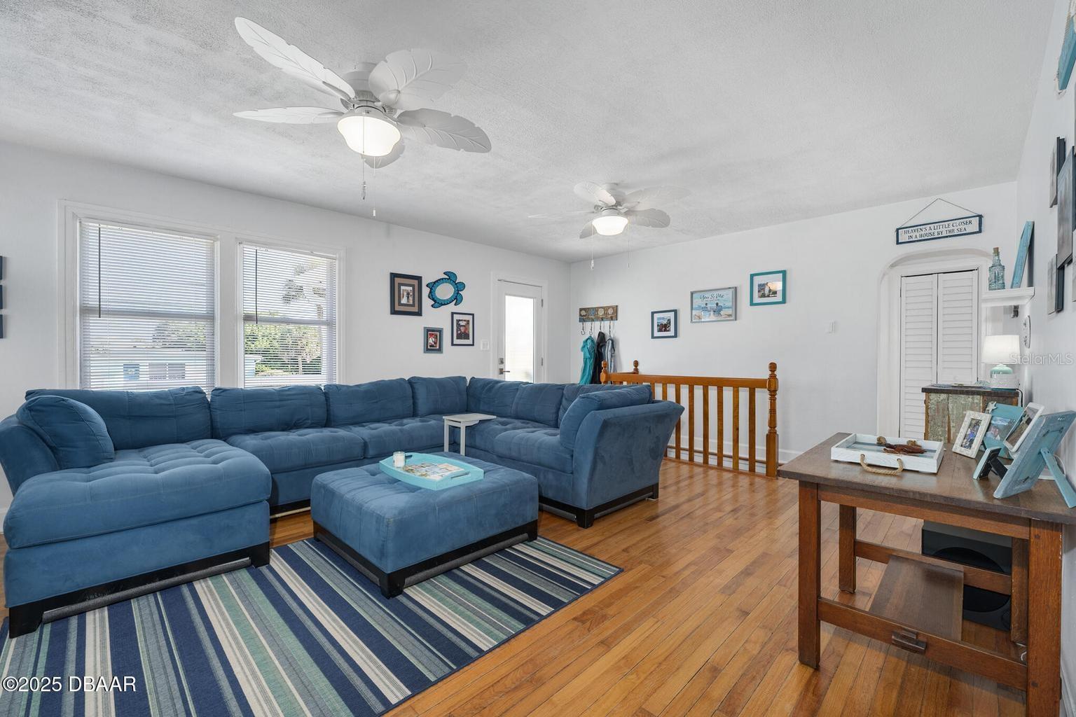 Image 19 of 71 For 448 Nautilus Avenue