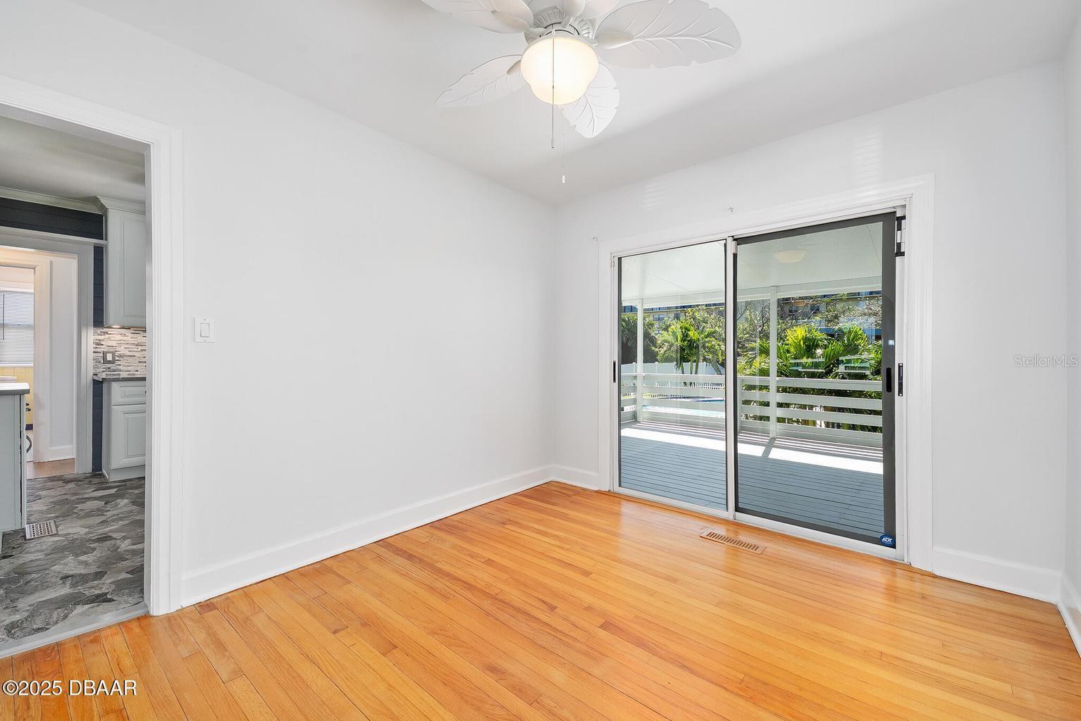 Image 24 of 71 For 448 Nautilus Avenue